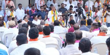 मंत्री चंद्रकांत पाटील म्हणाले, वेळ अन् पैसा का वाया घालवता अर्ज मागे घ्या.!