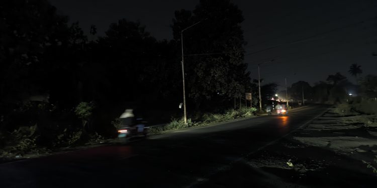 ऐन निवडणुकीतच प्रभाग क्रमांक २ च्या माजी नगरसेवकांच्या नावाने बोंबलण्याची वेळ, स्ट्रीट लाइट्सची बोंबाबोंब..!