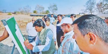 म्हैसाळ विस्तारित सिंचन योजनेच्या कामाची पाहणी