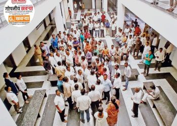 सांगली | पोलिस मुख्यालयावर मोर्चा, अधीक्षकांच्या कार्यालयात संतप्त नागरिक घुसले.!