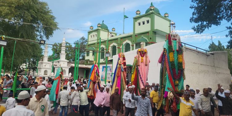 कुपवाड येथे मोहरम शांततेत व भक्तीमय वातावरणात संपन्न