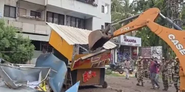 मिरजेत अतिक्रमणावर महापालिकेचा बुलडोझर; मिशन हॉस्पिटल व शासकीय रुग्णालय परिसरात जोरदार कारवाई.!