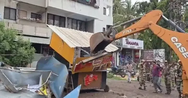 मिरजेत अतिक्रमणावर महापालिकेचा बुलडोझर; मिशन हॉस्पिटल व शासकीय रुग्णालय परिसरात जोरदार कारवाई.!