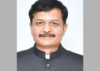 ब्रेकिंग | महसूल विभागात मोठा फेरबदल.! साताऱ्यातील २२३ अधिकारी आणि कर्मचाऱ्यांची तडकाफडकी बदली..!